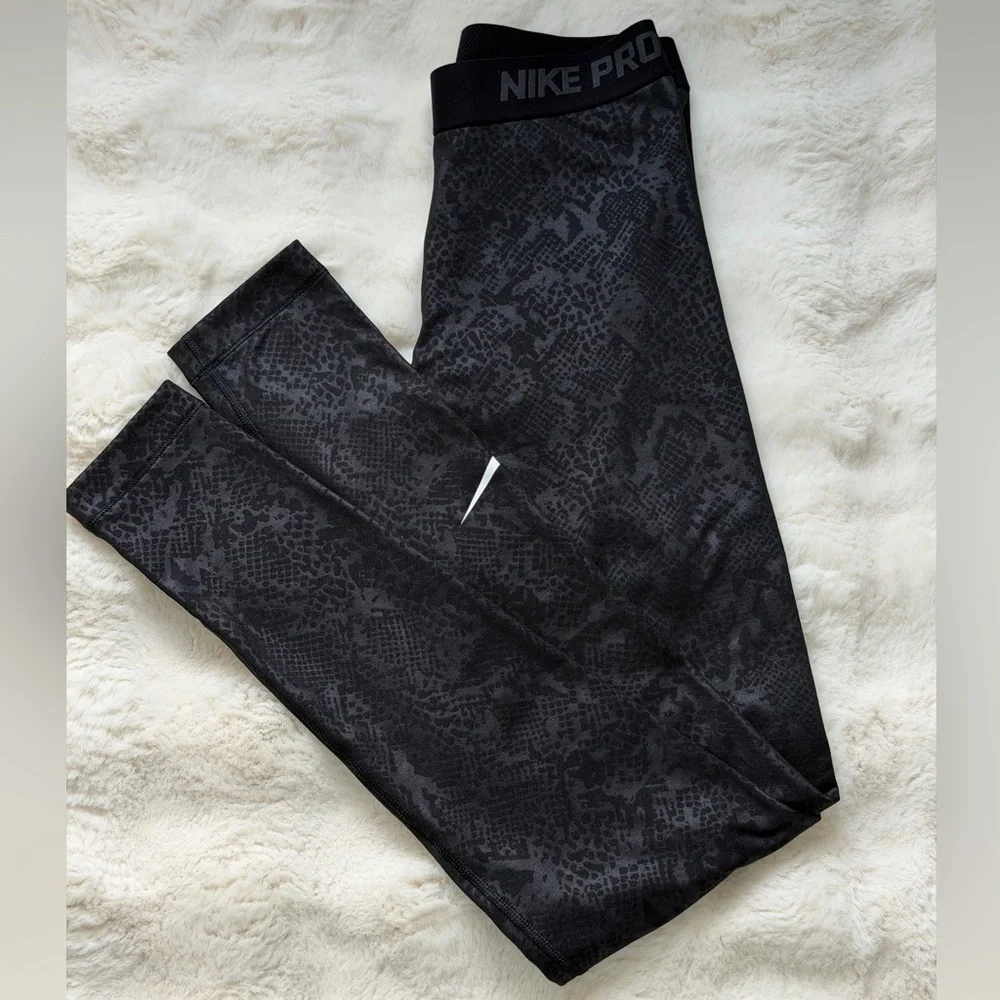Nike Pro Dri - Fit Women's Black Snakeskin Patterned Leggings-S